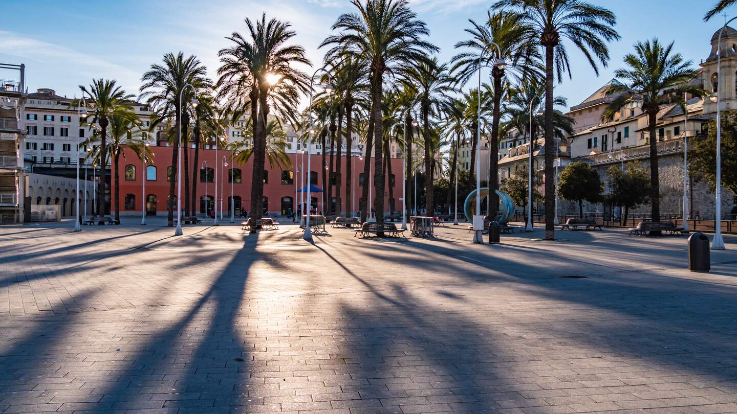 Der Alter Hafen (Porto Antico) in Genua, Italien, in der Nähe befindet sich das des berühmte Aquarium von Genua. | © Gettyimmages.com/okimo