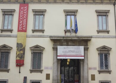 Fassade des Pinacoteca Ambrosiana Gebaeudes in Mailand, Italien. | © Gettyimages.com/greta6