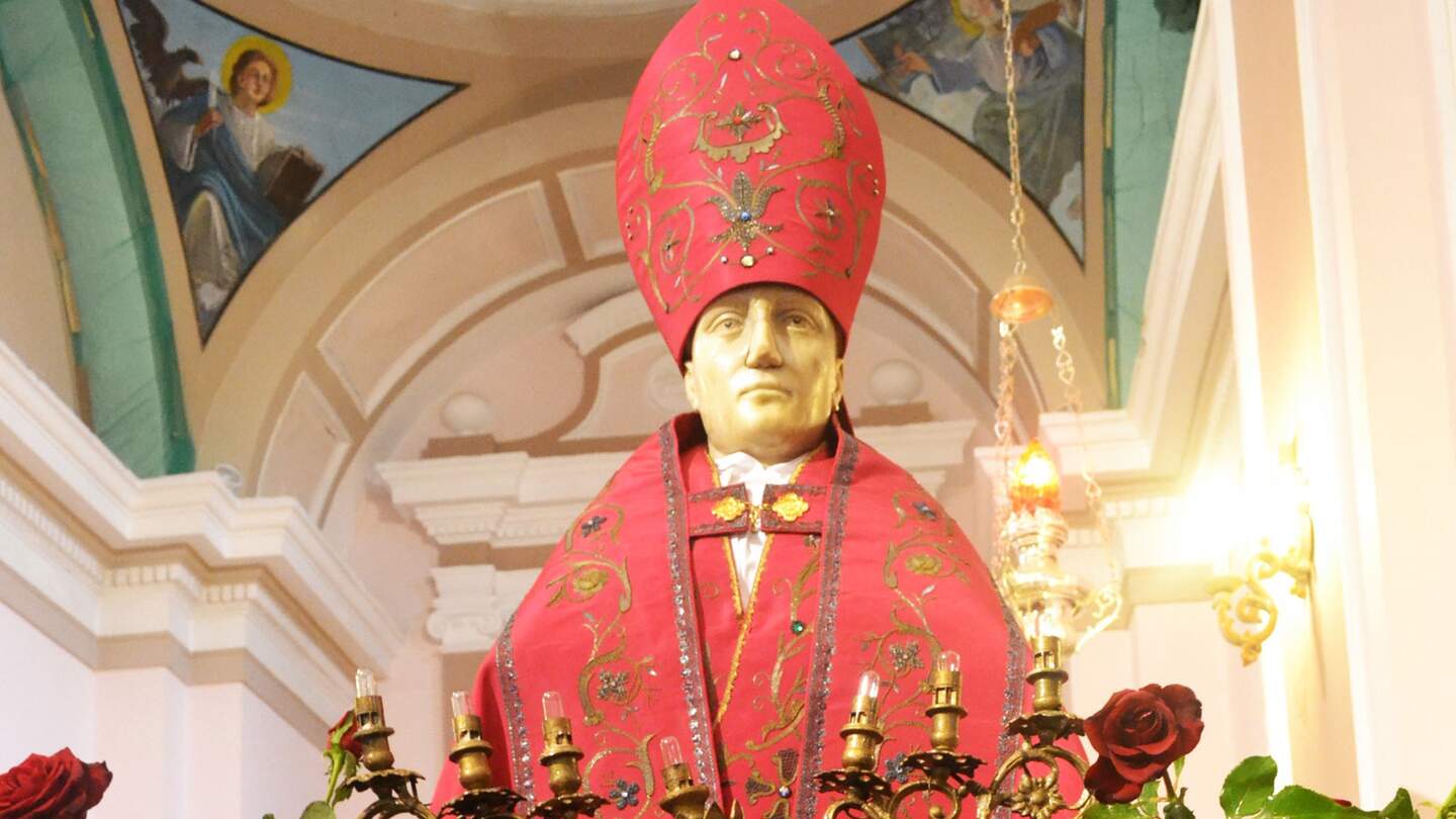 Zum Fest des Stadtpatrons San Gennaro in Neapel | © Gettyimages.com/MariaMarcone 