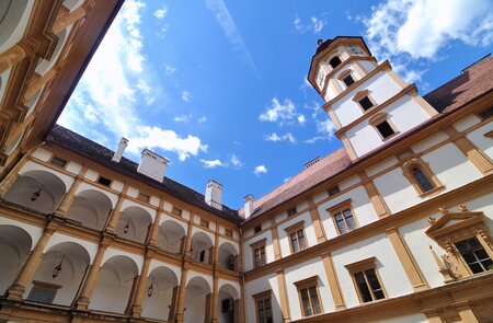 Hof der Burg Eggenberg in Graz | © Gettyimages.com/Oez