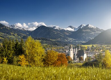 Stadtbild von Kitzbühel in Österreich | © GettyImages.com/	auerimages