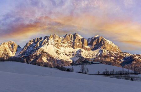 Sonnenaufgang in idyllischer Alpenlandschaft, Wilder Kaiser, Österreich, Tirol - Kaisergebirge | © GettyImages.com/DieterMeyrl