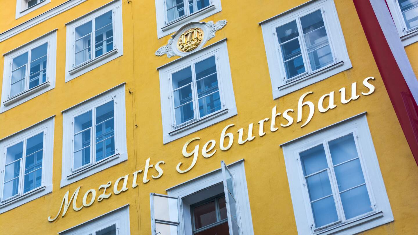 Geburtshaus von Mozart in Salzburg, Oesterreich | © Gettyimages.com/gregobagel