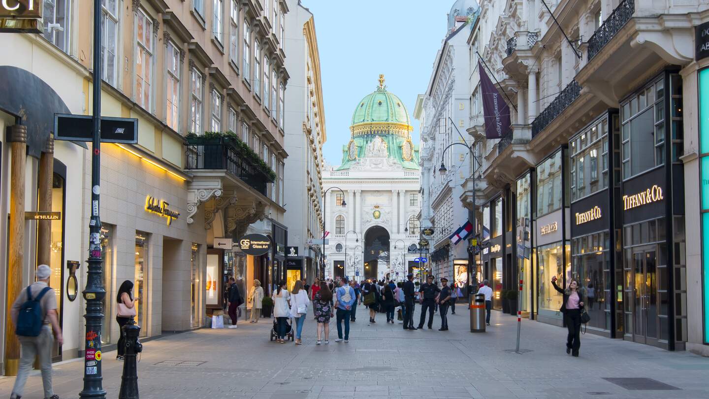 Kohlmarktstrasse im Zentrum von Wien | © Gettyimages.com/Vladislav Zolotov