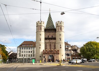 Das historische Spalentor Stadttor, das Teil der Stadtbefestigung war  | © Gettyimages.com/olli0815