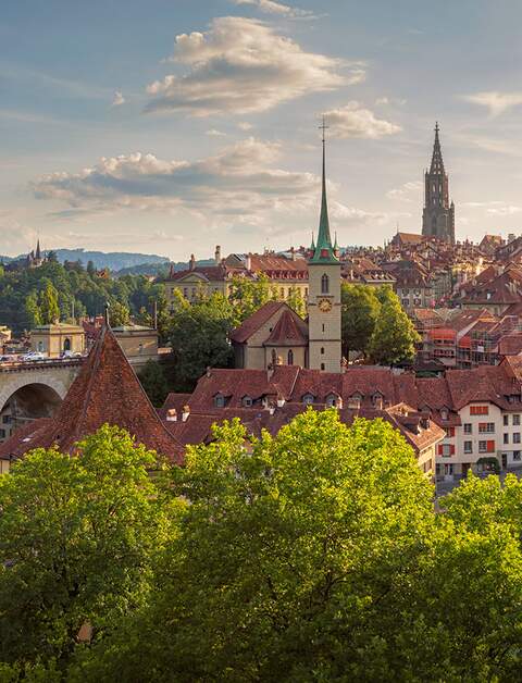 Blick auf die Stadt Bern an einem Sommerabend | © Gettyimages.com/Marcus Lindstrom