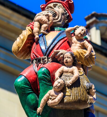 Der Kindlifresserbrunnen in der Stadt Bern | © Gettyimages.com/OlyaSolodenko