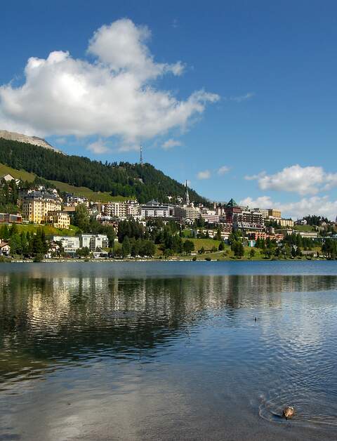 Blick auf St. Moritz in der Schweiz | © Gettyimages.com/yuelan