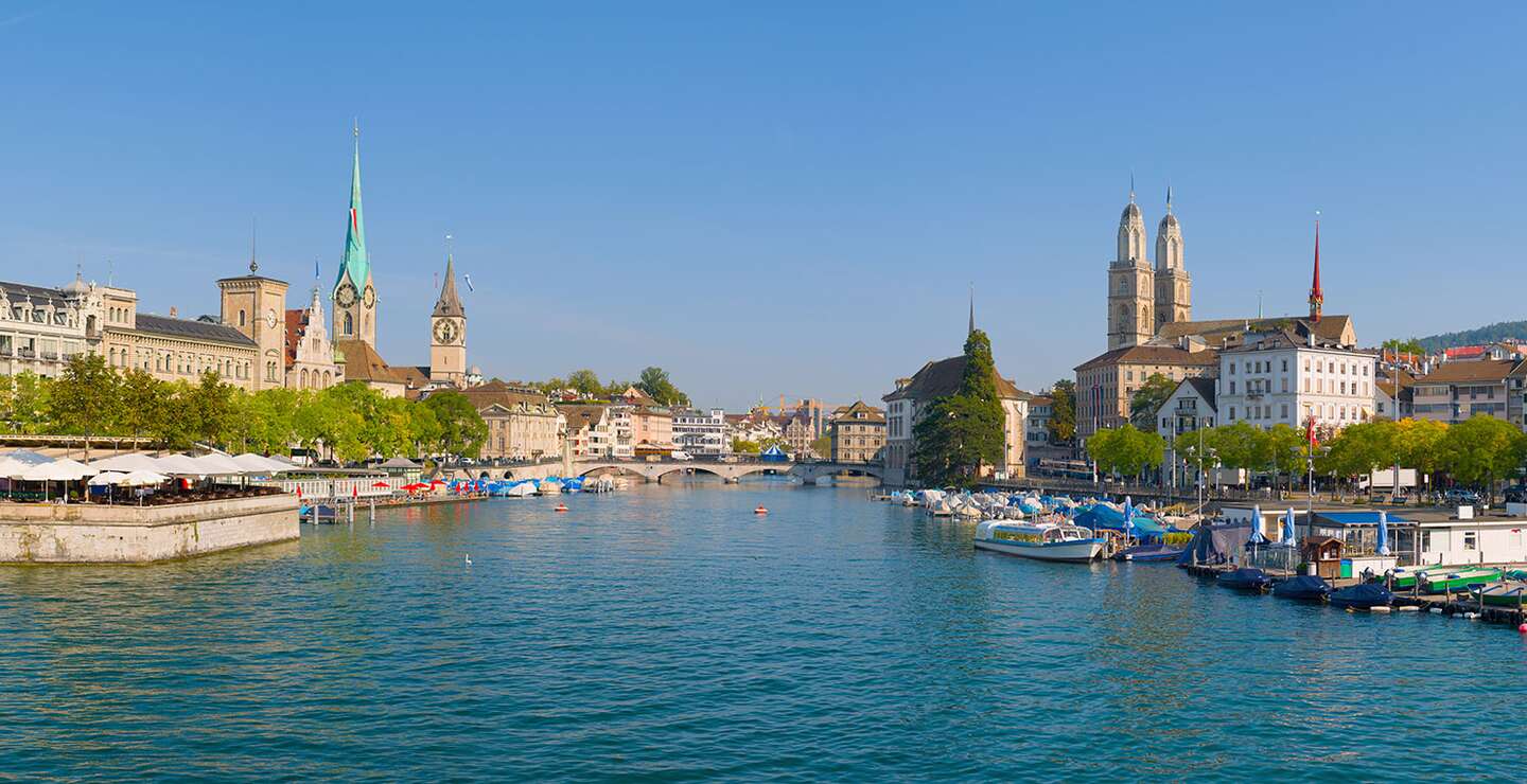 Panorama von Zuerich an einem Sommertag | © Gettyimages.com/SergiyN