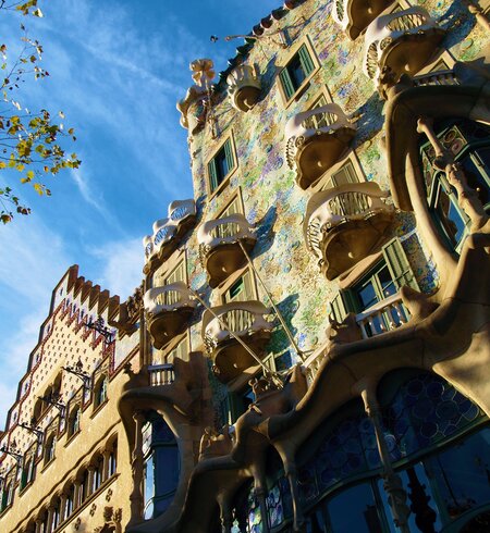 Architektur von Gaudí in Barcelona, ein Haus im typischen Stil | © Pixabay/tiburi