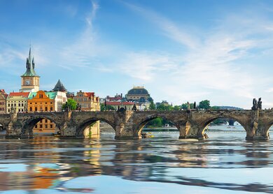 Karlsbruecke auf Moldau | © Gettyimages.com/Givaga