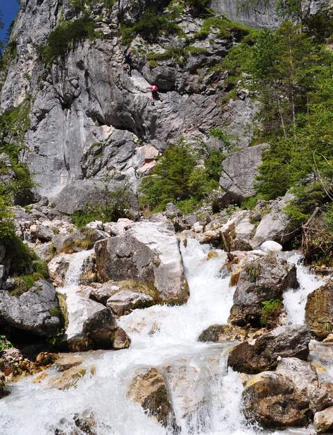 Die Silberkarklamm ist eine Schlucht im Dachsteingebirge in der Steiermark, Oesterreich. | © Gettyimages.com/uhg1234