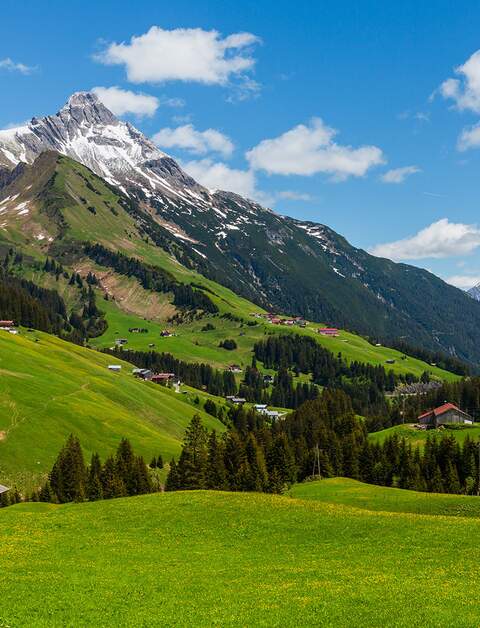 Sommer Alpen Bergblick zum Biberkopf Mount | © gettyimages.com/j-wildman