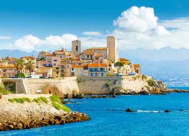 Historisches Zentrum von Antibes, Côte d'Azur. Frankreich nahe am Meer | © Gettyimages.com/alehvaranishcha