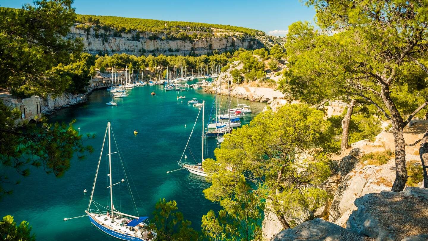Calanque de Port Miou - Fjord in der Naehe von Cassis Village in Frankreich | © Gettyimages.com/pszabo