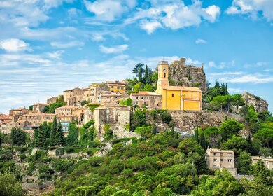 Eze ist ein kleines altes Dorf in Alpes-Maritimes Abteilung in Suedfrankreich | © Gettyimages.com/goranq