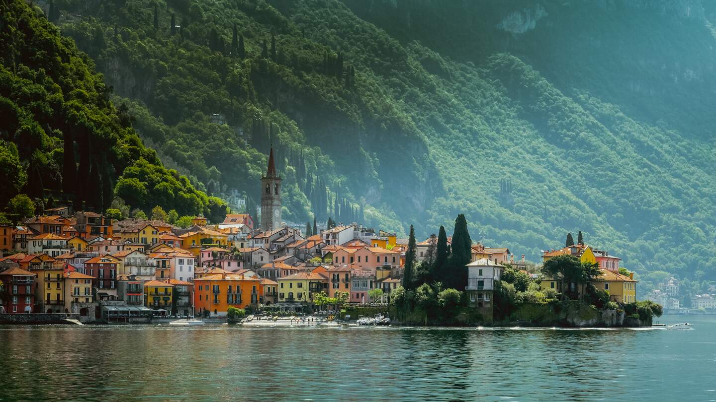 Stadt Varenna, Comer See, Italien | © Gettyimages.com/bat_sd