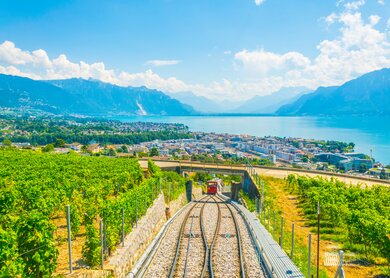Seilbahn bei Vevey zum Mont Pelerin in der Schweiz | © Gettyimages.com/trabantos