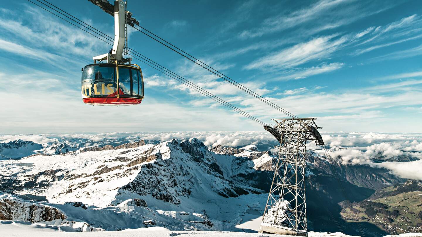 Panorama-Gondelbahn Titlis Rotair auf dem Titlis in der Zentralschweiz | © Titlis Bergbahnen/Roger Gruetter   