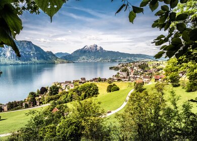 Sicht auf Vierwaldstaettersee, Weggis und Pilatus, Schweiz | © Gettyimages.com/markusthoenen