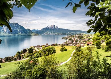Sicht auf Vierwaldstaettersee, Weggis und Pilatus, Schweiz | © Gettyimages.com/markusthoenen
