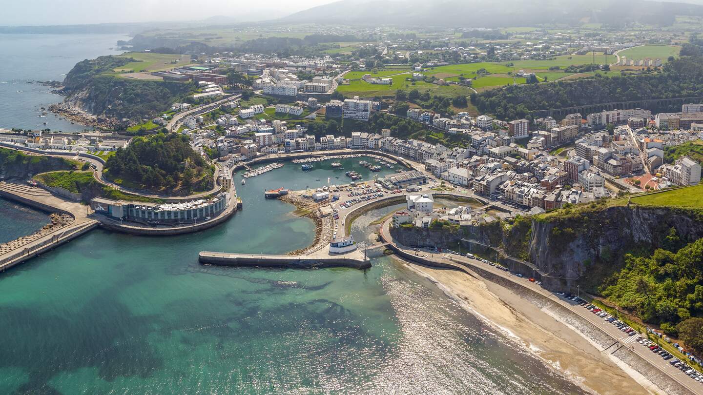 Luarca, Asturien, Spanien. | © GettyImages/KarSol
