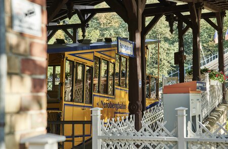 Fahrt mit der Nerobergbahn in Wiesbaden | © HA Hessen Tourismus, Roman Knie