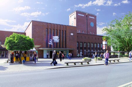 Bahnhofsgebäude in Oberhausen im Sommer | © Maike Hufenbach