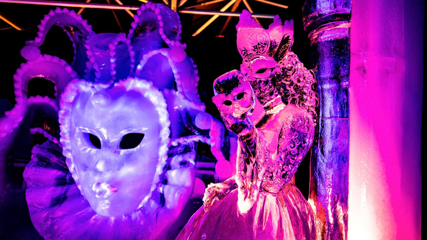 Karnavalsmarken Skulptur in der Eiswelt in Oberhausen | © © Sculptura Events