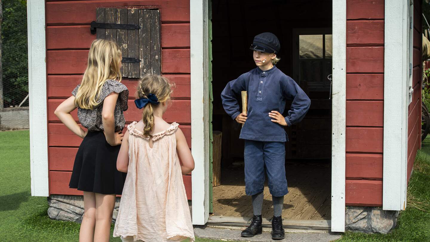 Drei Kinder auf einem Filmset Emil Loenneberga Schweden | © imagebank.sweden.se/Anna Hållams 