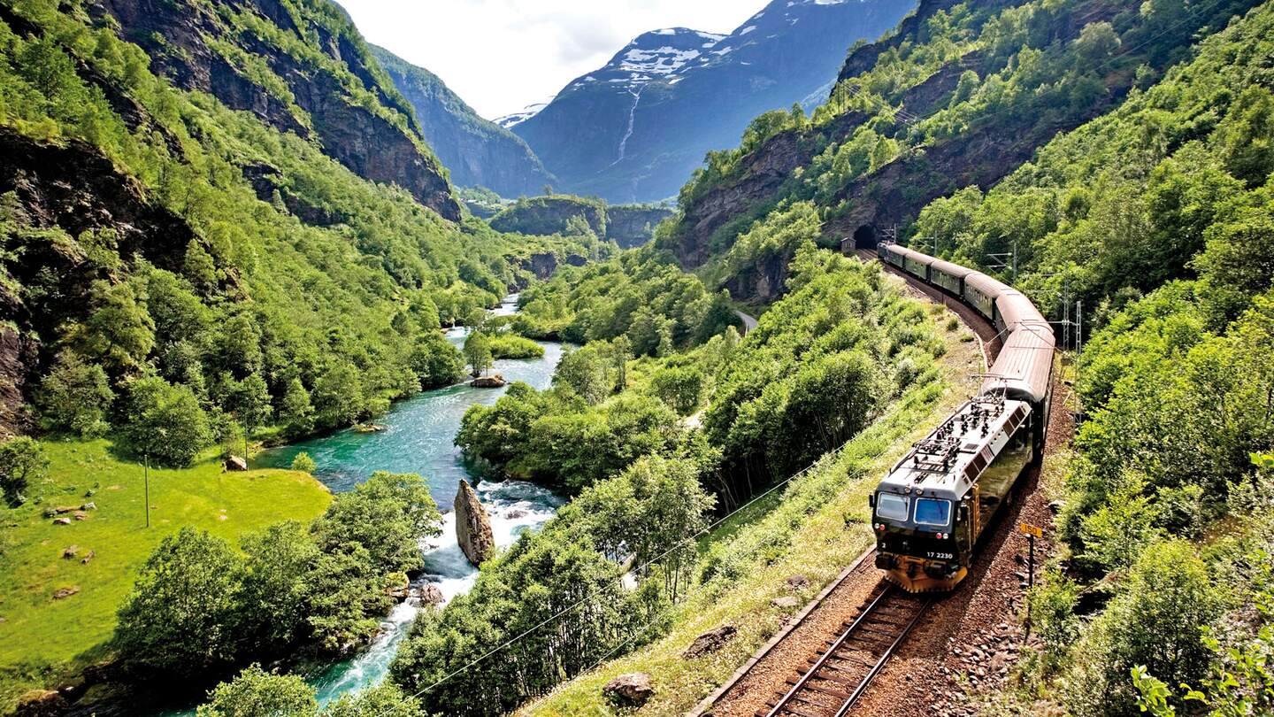 Flambahn im Fjord in Norwegen | © Morten Rakke