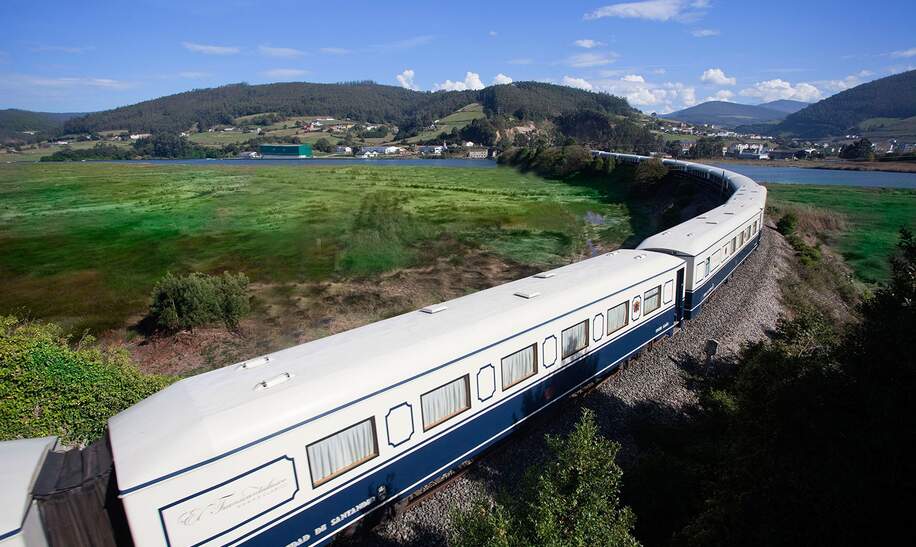 costa-verde-express-exterior-01 | ©  Costa Verde Express