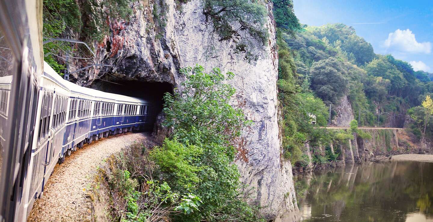 costa-verde-express-exterior-03 | © Costa Verde Express