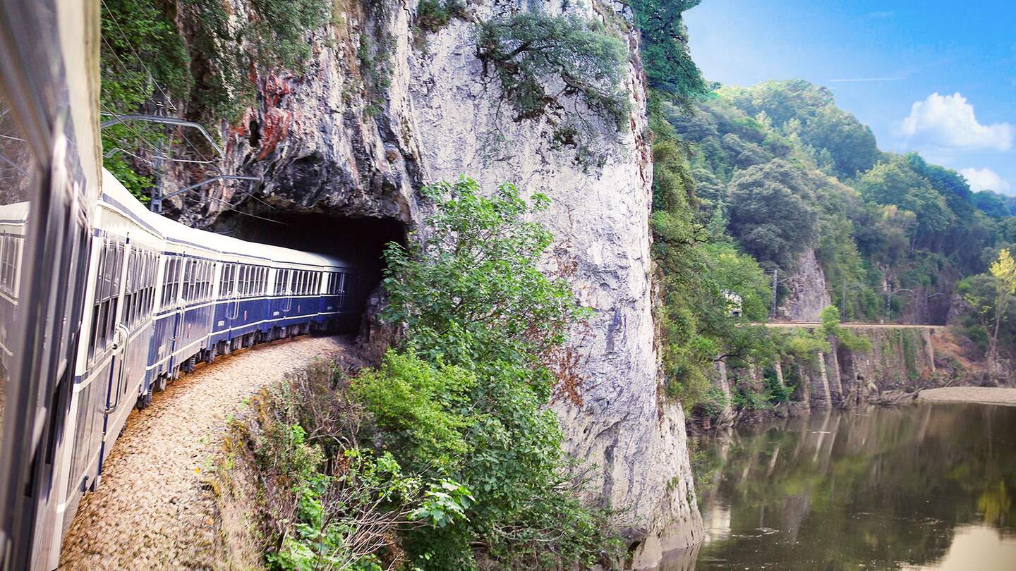 costa-verde-express-exterior-03 | © Costa Verde Express