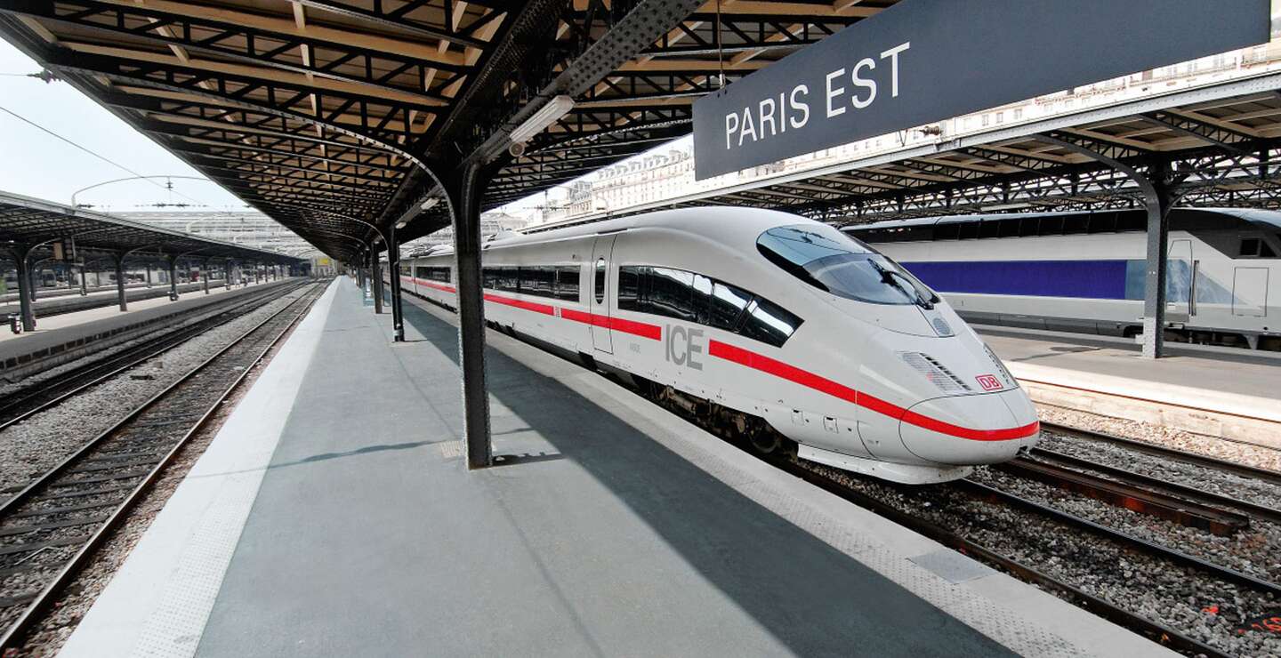 Ein ICE-Hochgeschwindigkeitszug steht am Bahnsteig des Bahnhofs Paris Est | ©  Deutsche Bahn AG