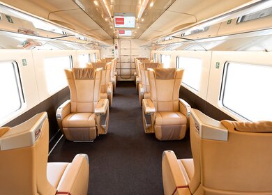 Blick auf die luxuriösen Sitze der Executive Klasse des Trenitalia Zuges Frecciarossa | © Trenitalia/luggiceccon