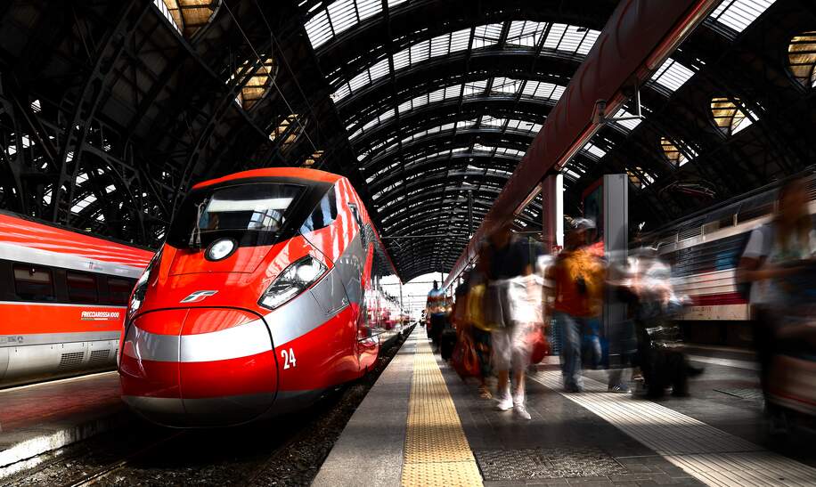 Frecciarossa am Bahnhof - bereit zum Einsteigen für die Italienreise | © Trenitalia/luggiceccon