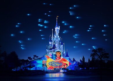 Tales of Magic Show mit Projektionen Space Adventure | © Disney