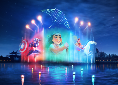 Disney Cascade of Lights im Disney Adventure World mit Vaiana, Captain America und Hercules | © © Disney © MARVEL.