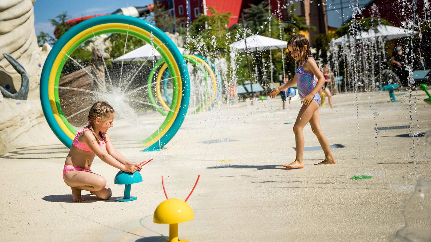 Kinder haben Spass an den Wasserattraktionen im Europa-Park  | © Europa-Park