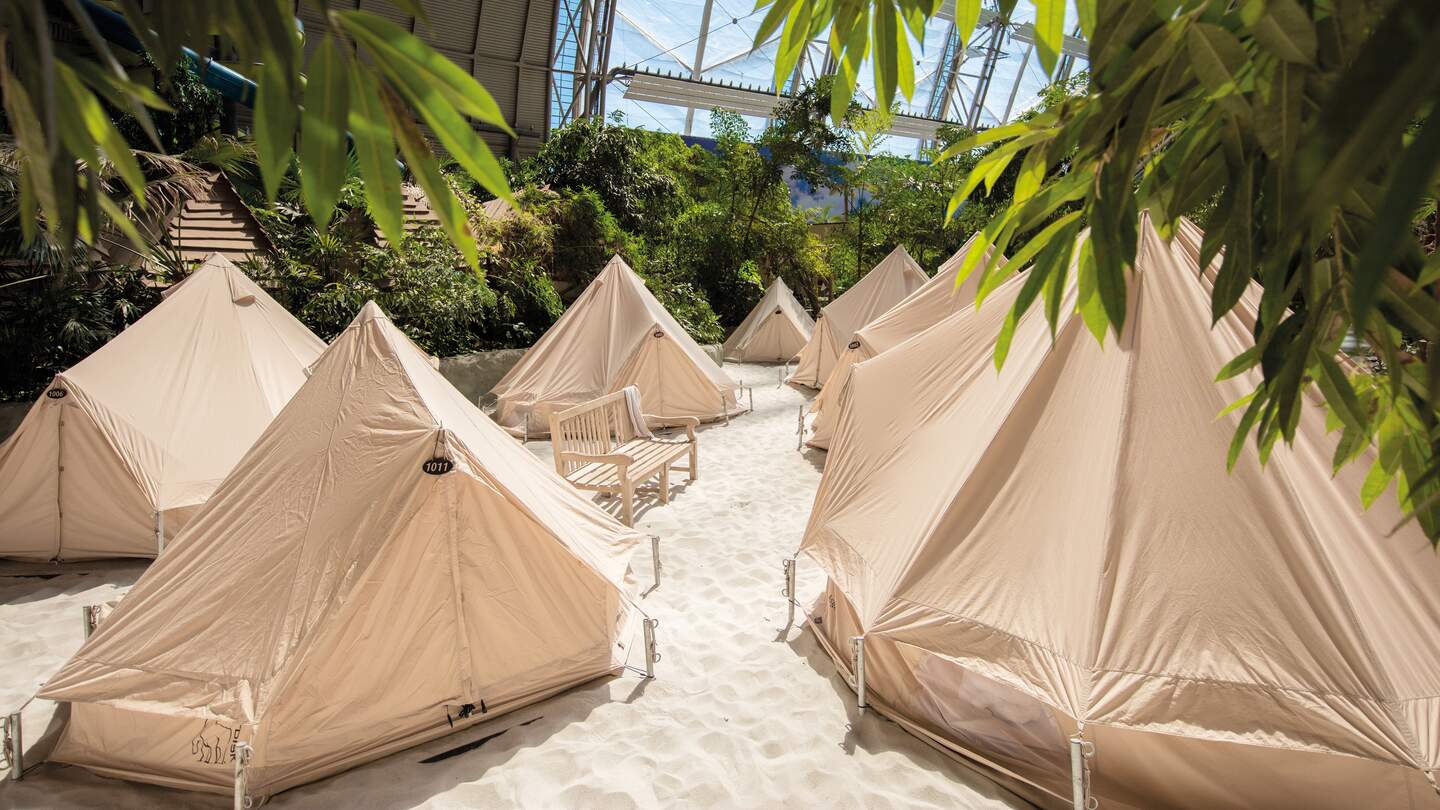 Zelte auf einer tropischen kuenstlichen Insel | © Hewlett Packard Company