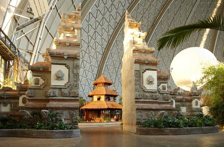 Tropical Islands Bali Tempeltor | © Tropical Islands