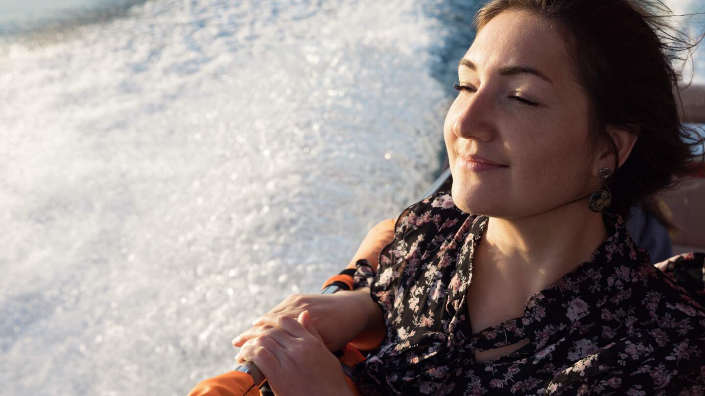 Kreuzfahrt Urlaub auf dem Wasser Fluss | © Gettyimages.com/LENblR