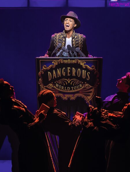 Szene aus dem Michael Jackson Musical: Pressekonferenz zur Dangerous World Tour | © Stage Entertainment/Matthew Murphy