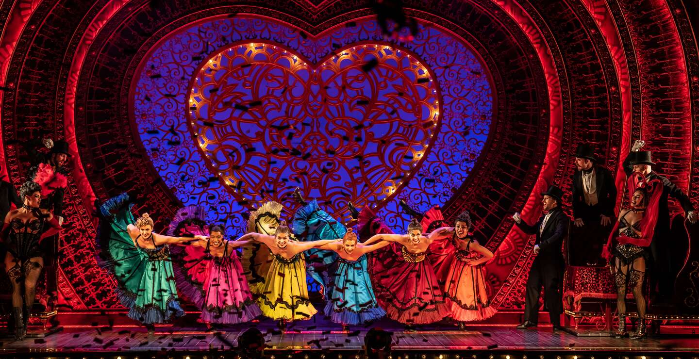 Szenenbild mit Cancan Ensemble aus Moulin Rouge! - das Musical  | © Johan Persson