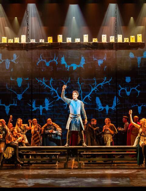 Robin Hood im Kampf gegen die Obrigkeit und King John - Szenenbild Robin Hood Musical | © spotlight musicals, Christian Tech