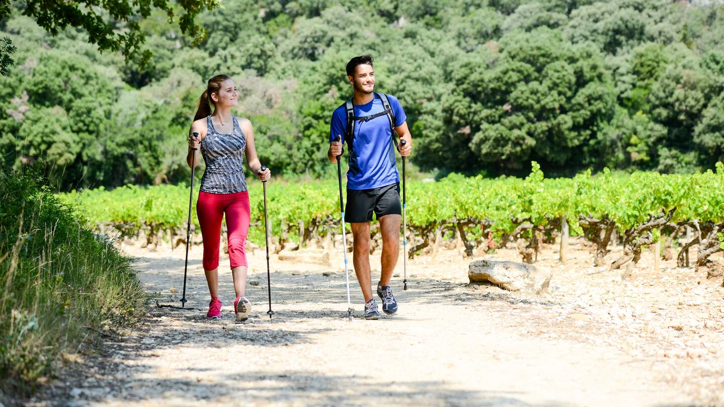 junge Paar trainieren gemeinsam  | © gettyimages.com/Jean-phillippe Wallet