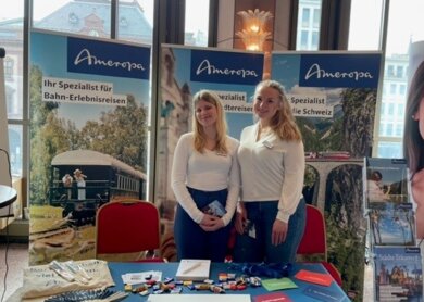 Auszubildende und Studenten am Ameropa-Stand bei der Berufsorientierungsmesse (BOM)  | © Ameropa-Reisen GmbH