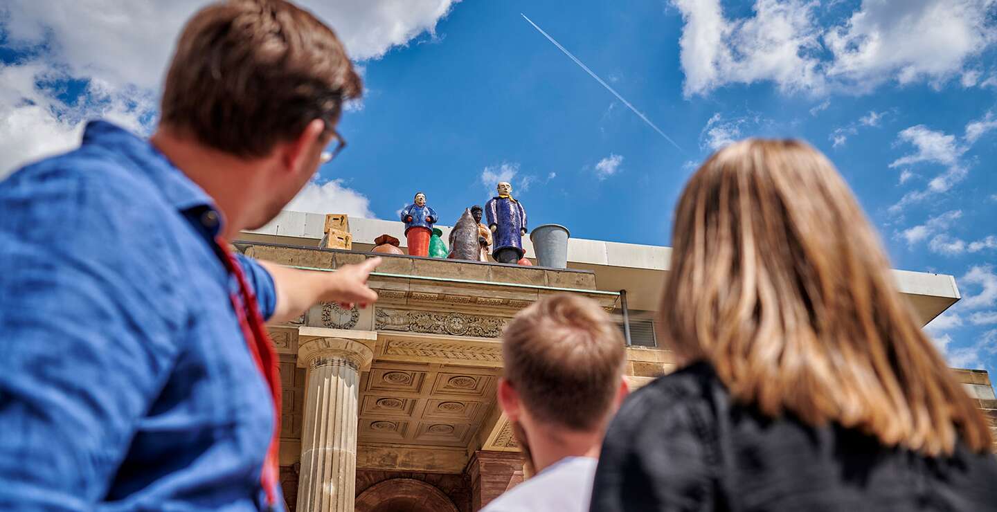 Kunstwerk „Die Fremden“ von der documenta 9 | © © Kassel Marketing GmbH, Florian Trykowski